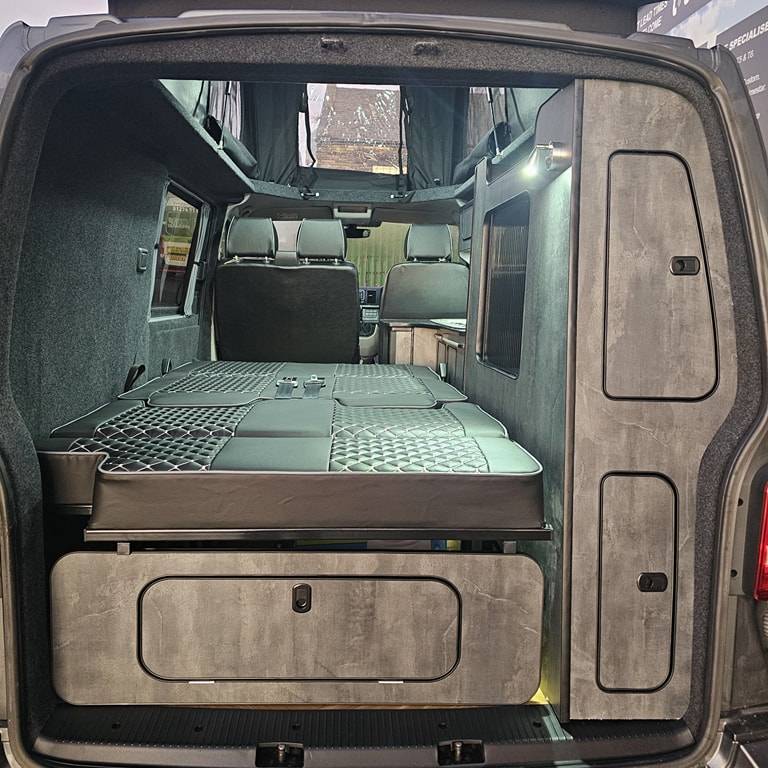 VW Transporter T6.1 rock & roll bed
