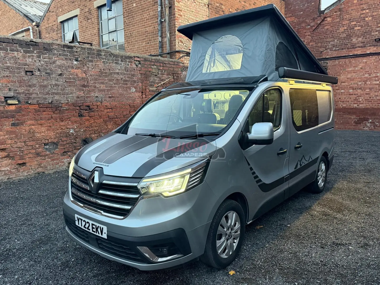 Renault Trafic 22 plate campervan 4 berth for sale £29995