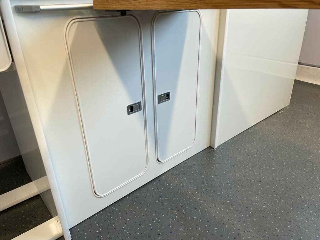 Assembled Ford Custom Vivaro Trafic Vito SWB Furniture Camper Pod OAK worktop - Image 11