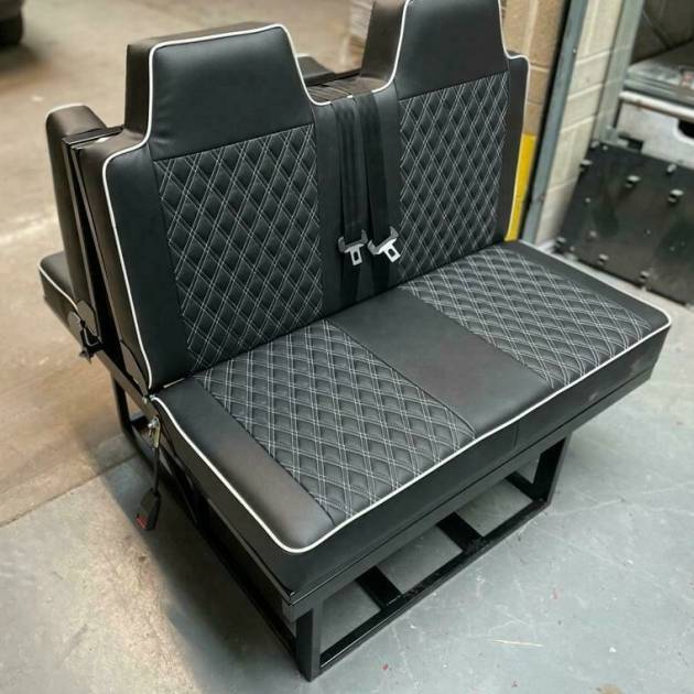 Rock & Roll Bed VW T4 T5 T6 Transit Vivaro Trafic Seatbelts Gas Strut DD White