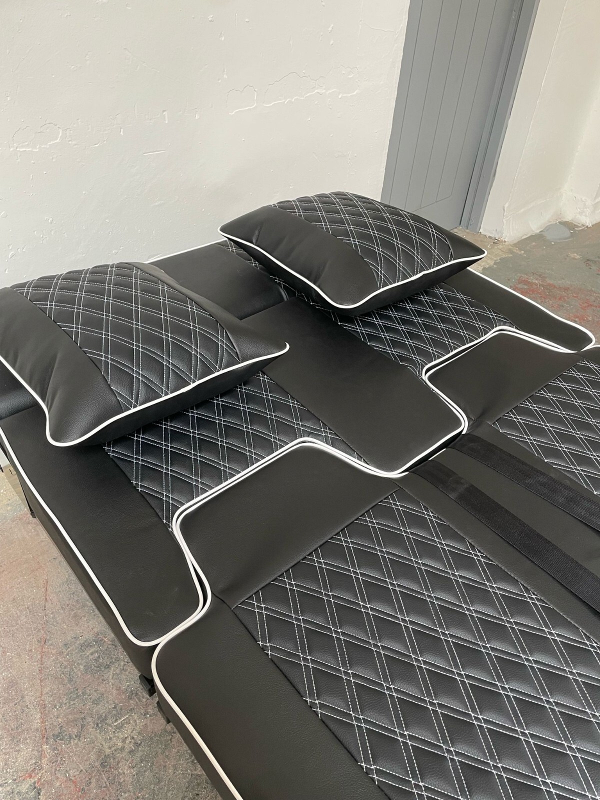 Standard 3/4 4PC Rock & Roll Bed. VW T5 T6 Custom Vivaro Trafic Campervan (DDW) - Image 7