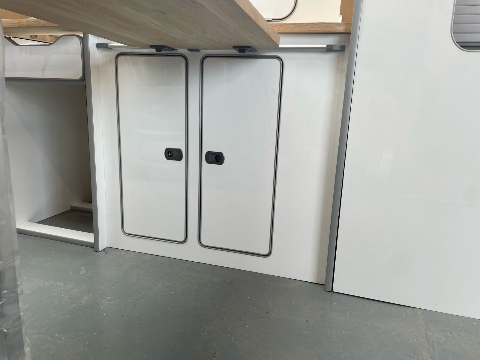 Assembled Furniture (Gloss White, Oak) SWB - T4/T5/T6 Vivaro Custom Trafic - Image 14