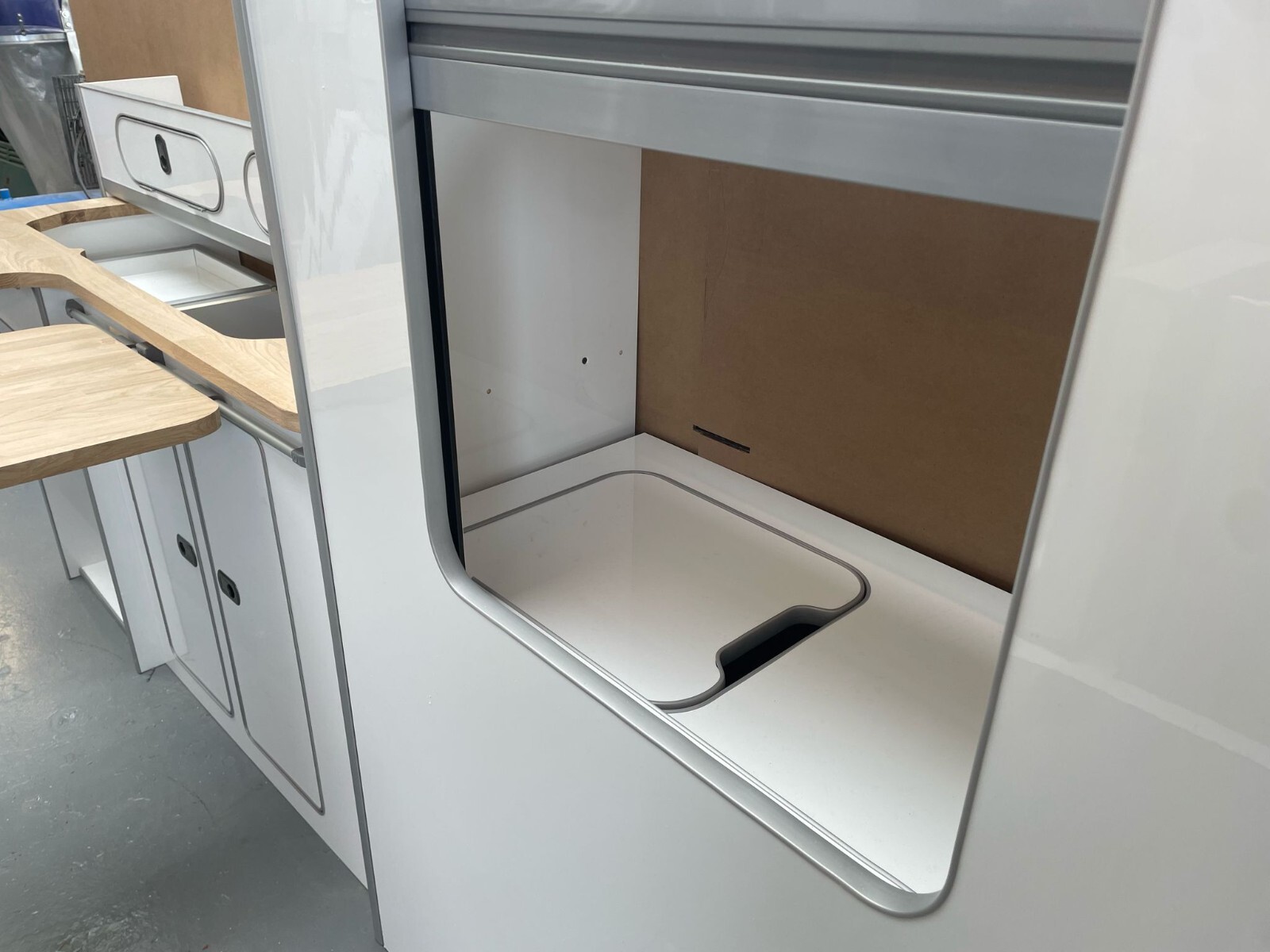Assembled Furniture (Gloss White, Oak) SWB - T4/T5/T6 Vivaro Custom Trafic - Image 15