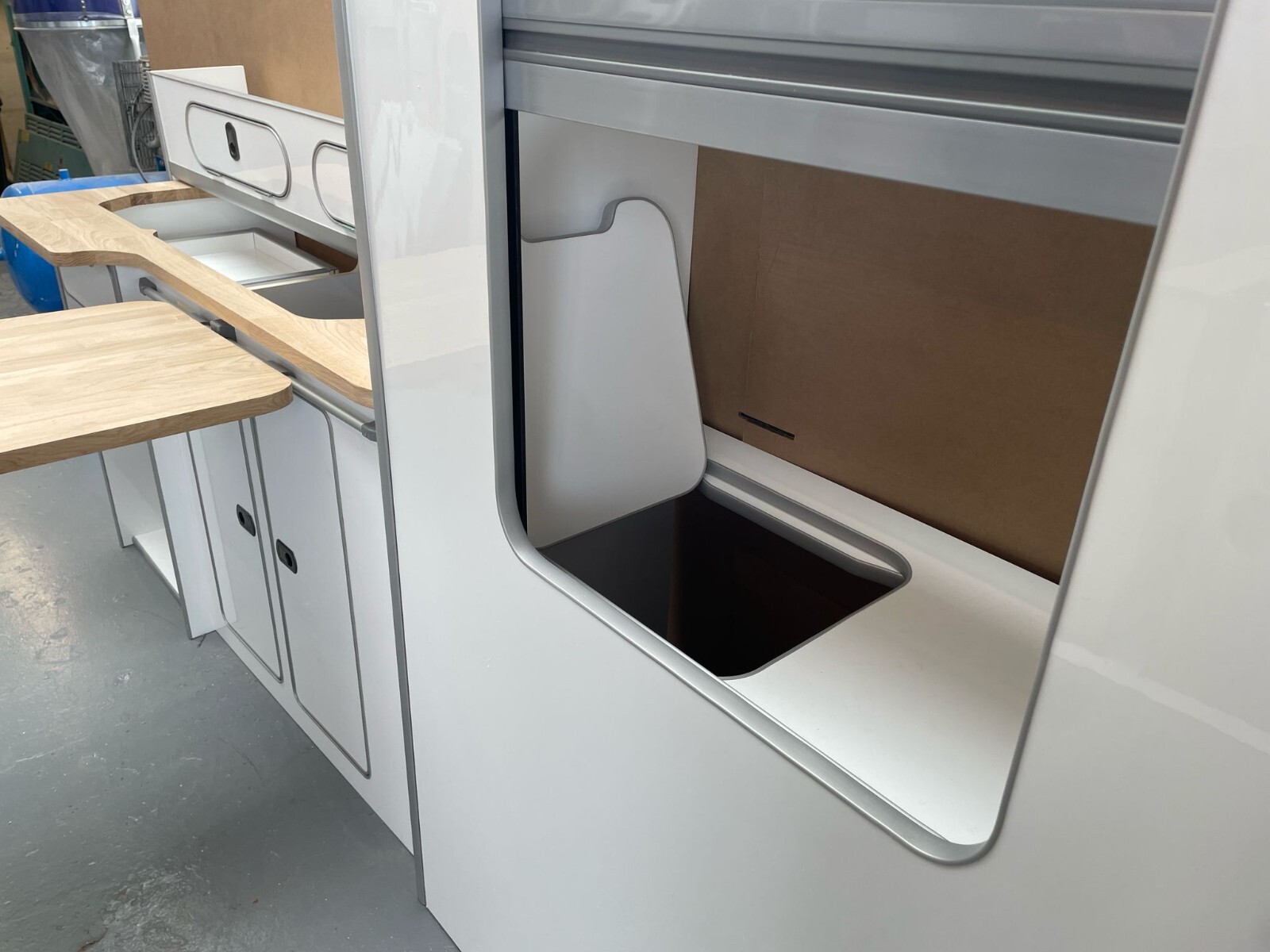 Assembled Furniture (Gloss White, Oak) SWB - T4/T5/T6 Vivaro Custom Trafic - Image 16