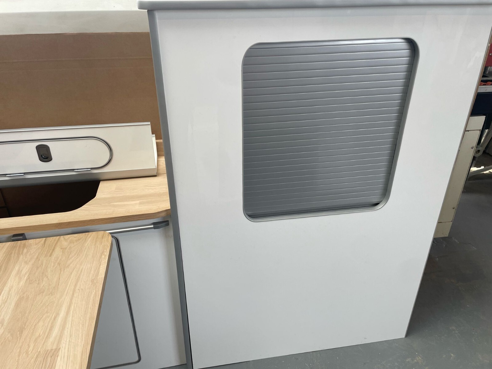 Assembled Furniture (Gloss White, Oak) SWB - T4/T5/T6 Vivaro Custom Trafic - Image 19
