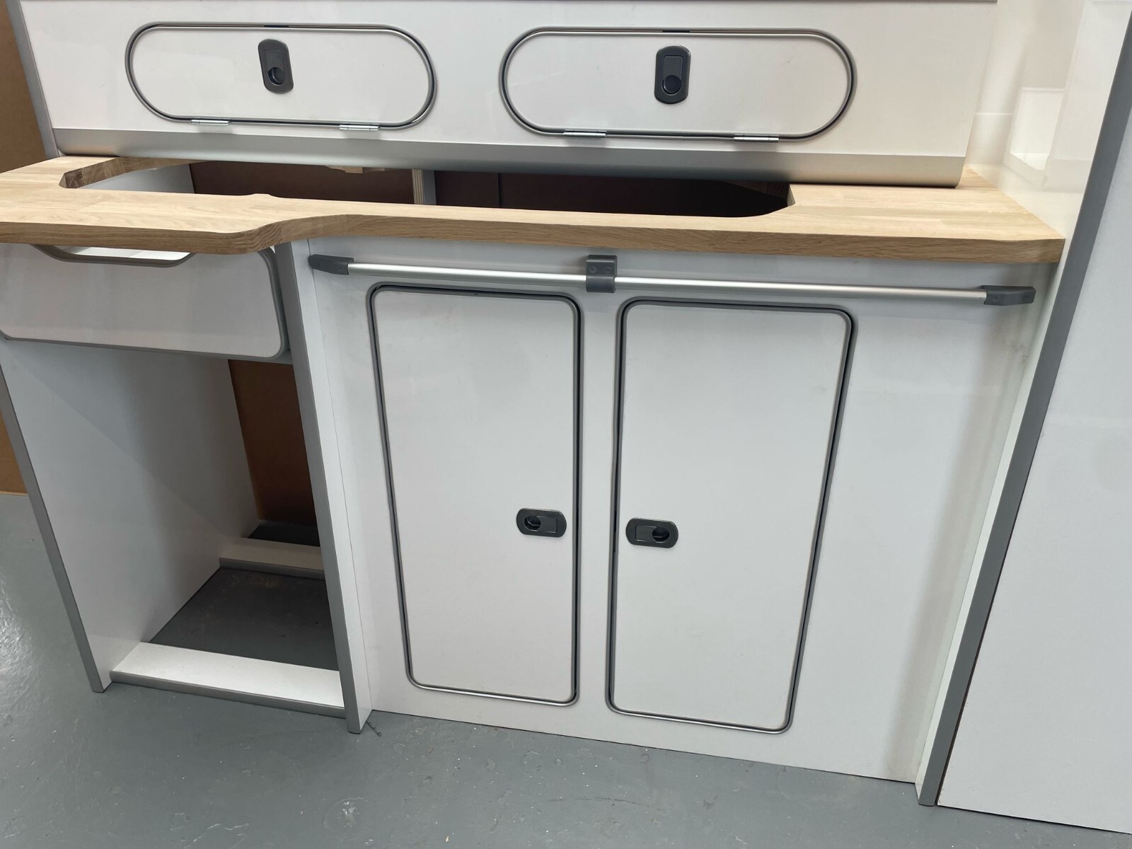 Assembled Furniture (Gloss White, Oak) SWB - T4/T5/T6 Vivaro Custom Trafic - Image 5