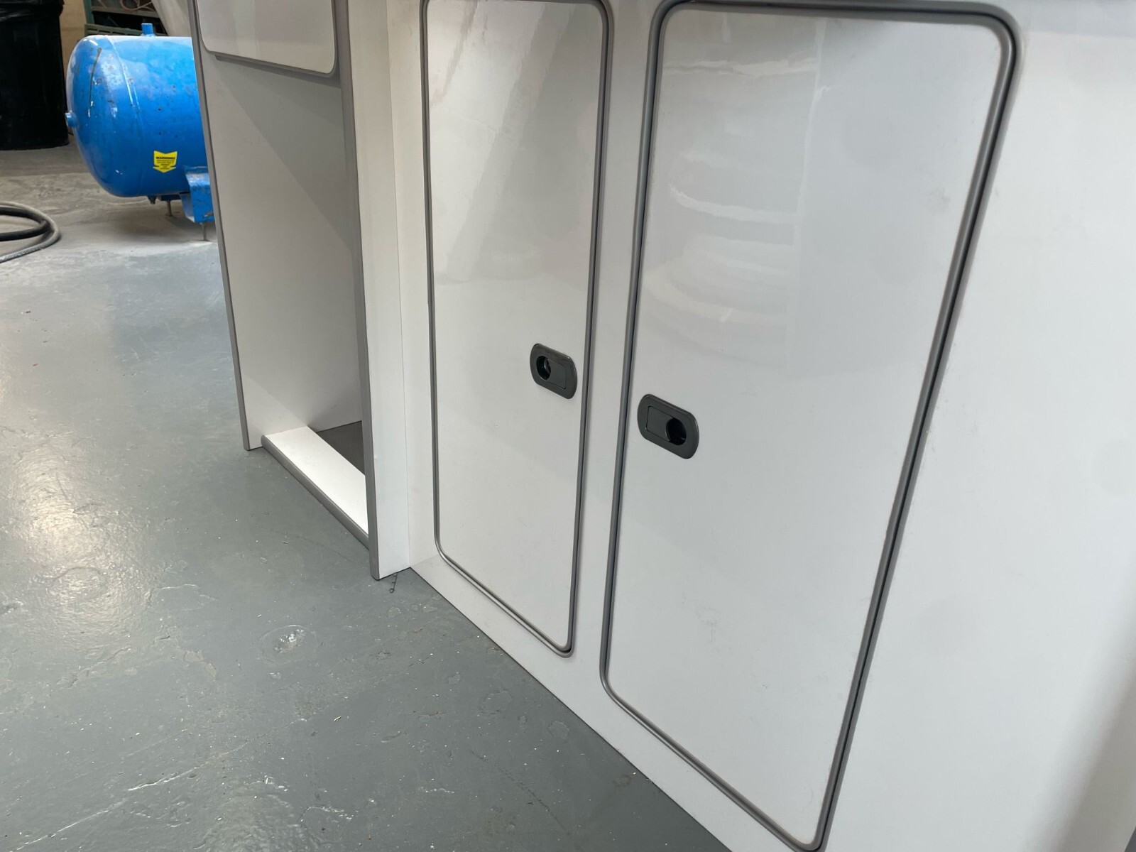 Assembled Furniture (Gloss White, Oak) SWB - T4/T5/T6 Vivaro Custom Trafic - Image 6