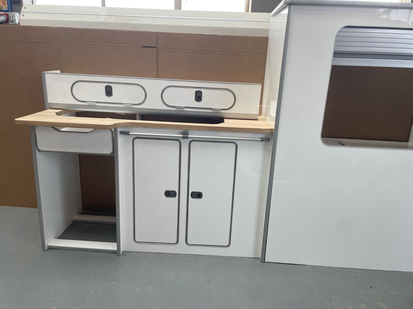 Assembled Furniture (Gloss White, Oak) SWB - T4/T5/T6 Vivaro Custom Trafic - Image 9