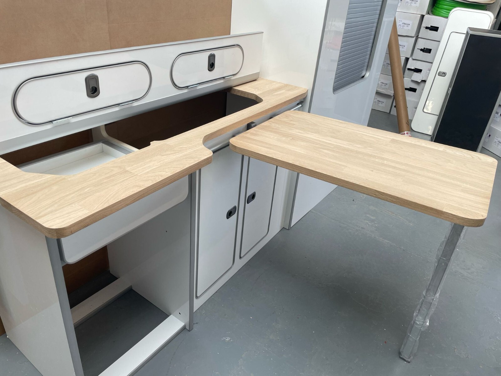 Assembled Furniture (Gloss White, Oak) SWB - T4/T5/T6 Vivaro Custom Trafic - Image 10