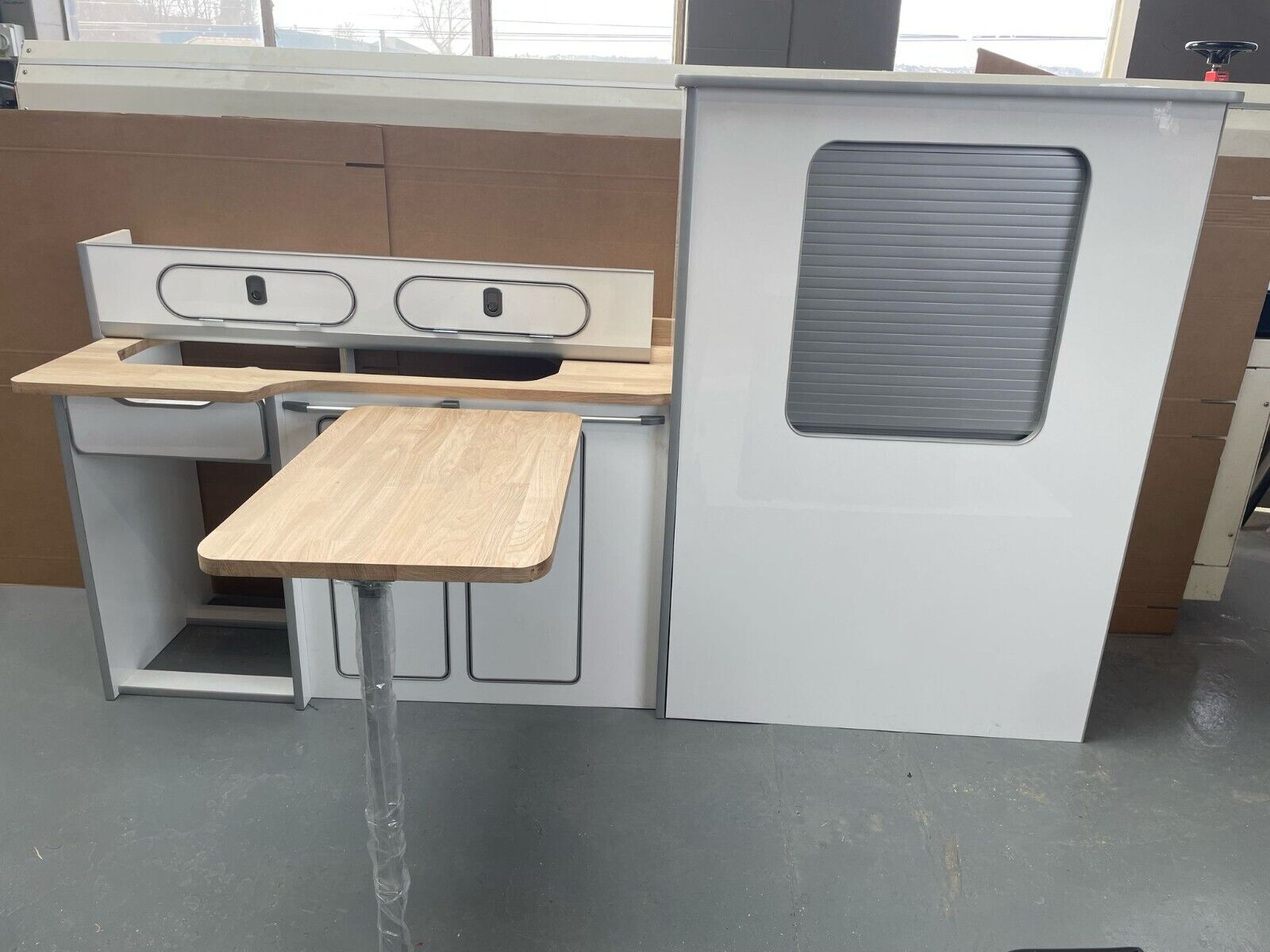 Assembled Furniture (Gloss White, Oak) SWB - T4/T5/T6 Vivaro Custom Trafic