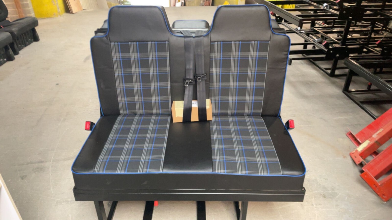 3/4 4PC Rock & Roll Bed. VW T4 T5 T6 Custom Vivaro Trafic Campervan (GTI Blue) - Image 8
