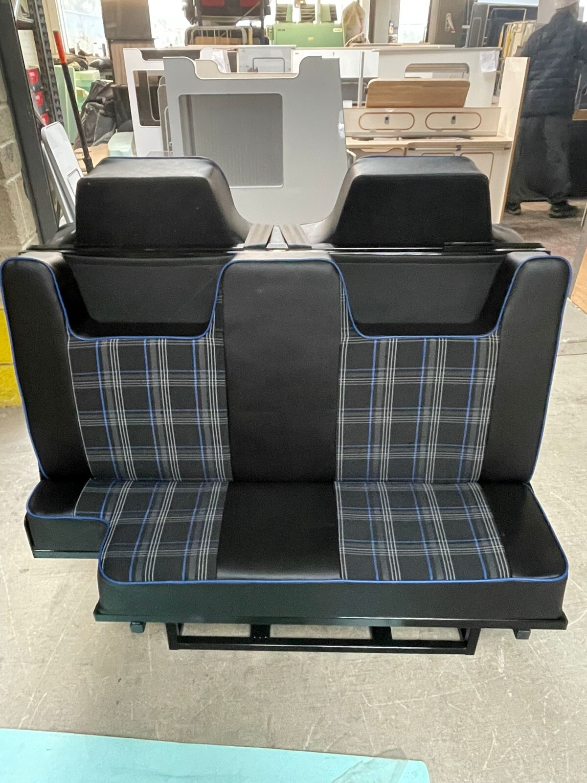 3/4 4PC Rock & Roll Bed. VW T4 T5 T6 Custom Vivaro Trafic Campervan (GTI Blue) - Image 10