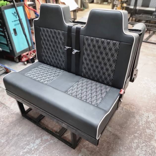 3/4 Rock & Roll Bed VW T4 T5 T6 Transit Vivaro Seatbelts Gas Strut Rubber Bed