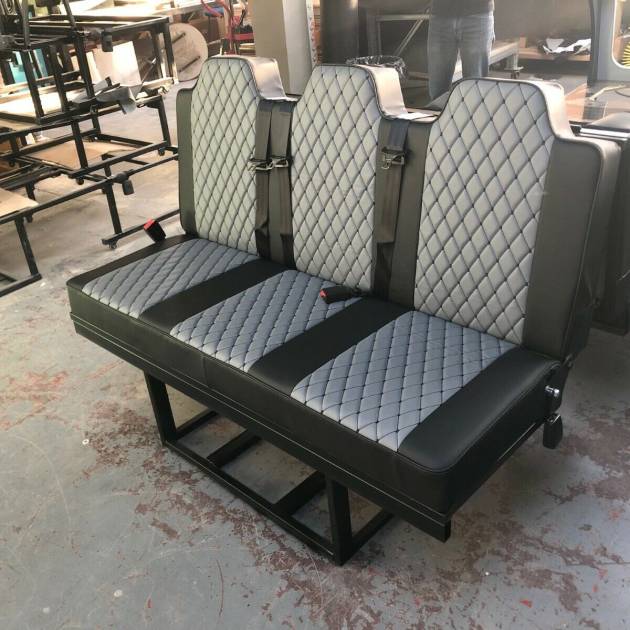 Full Width 140 cm Rock & Roll Bed VW T4 T5 T6 Custom Vivaro Trafic Seatbelts NEW