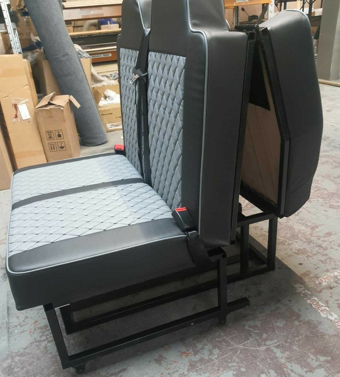 Rock & Roll Bed Vellfire Alphard Connect Bongo Elgrand Seatbelts Low Roof Vans - Image 10