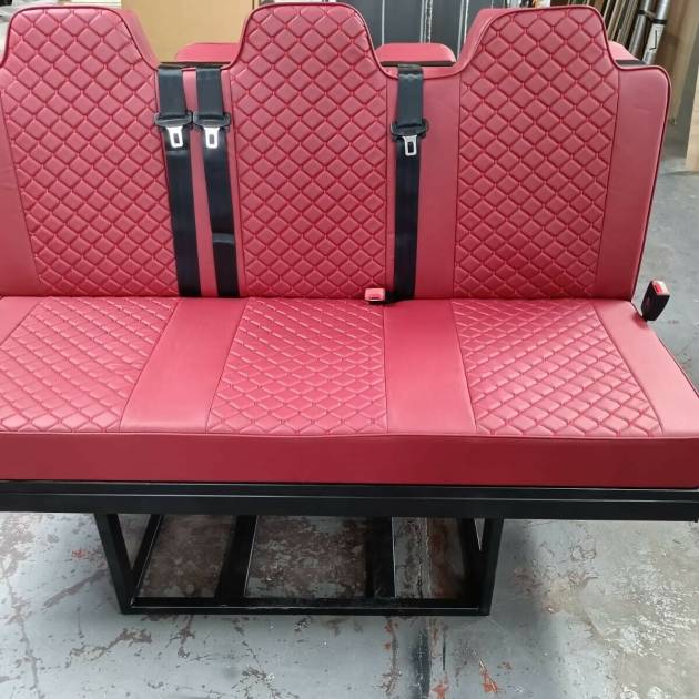 Full Width 140 cm Rock & Roll Bed VW T4 T5 T6 Custom Vivaro Trafic Seatbelts RED