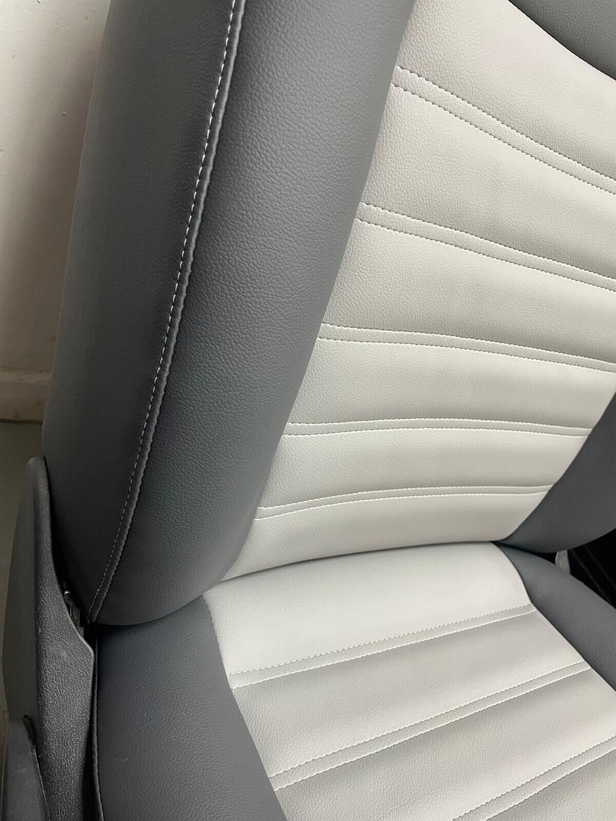 VW T5 T6, Vivaro, Custom Trafic. New 2+1 Front Seat Upholstering - Light Grey - Image 3