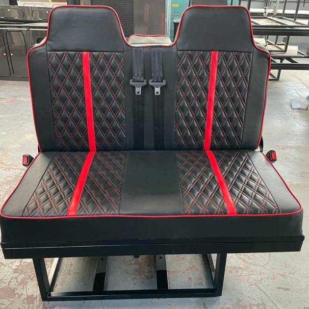 3/4 Rock & Roll Bed VW T4 T5 T6 Transit Vivaro Trafic Seatbelts Gas Strut DD RED