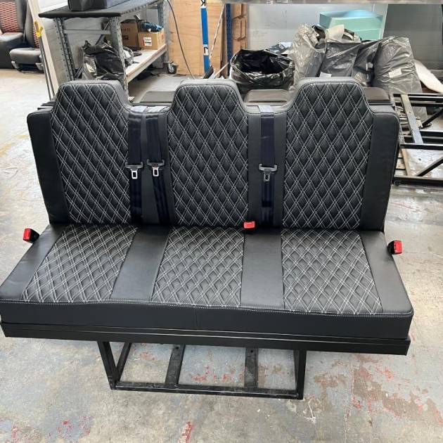 Full Width 140 cm Rock&Roll Bed VW T4 T5 T6 Custom Vivaro Seatbelts & Cushions